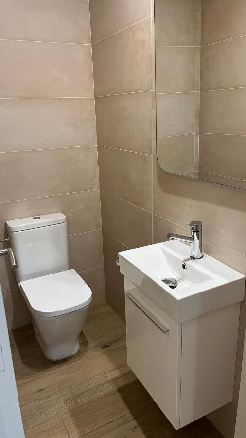 Apartamento En La Playa. Free Parking. Free Wifi L' Escala 外观 照片